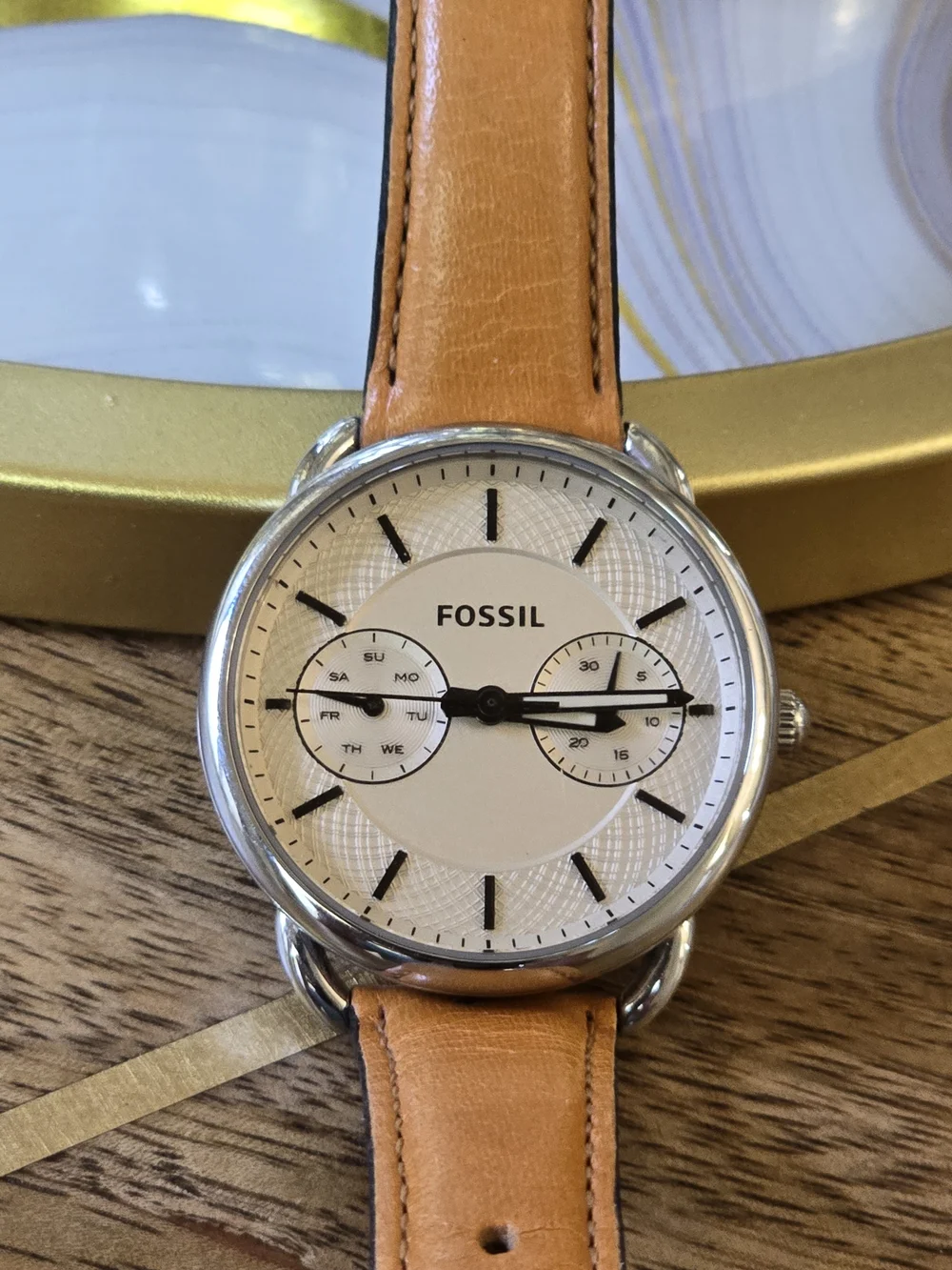 Fossil Classic Round Watch in Tan Leather